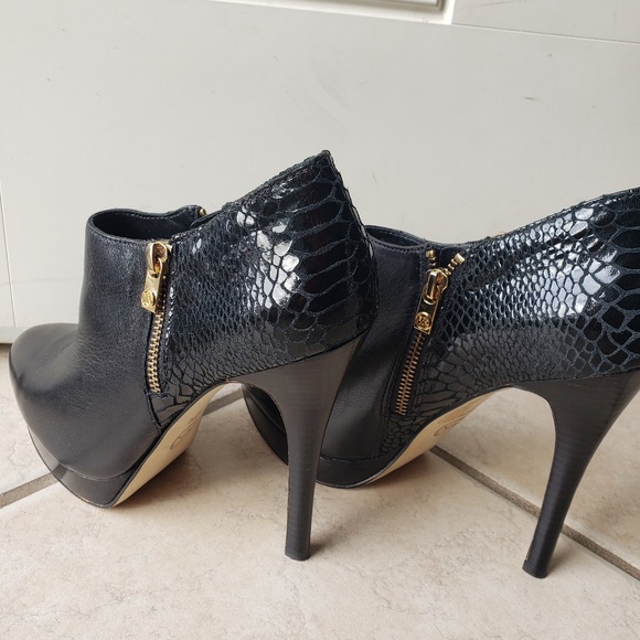 michael kors york bootie canada